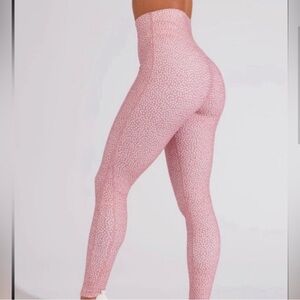 BuffBunny - legacy leggings - pink bossy print